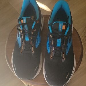 Brooks Adrenaline GTS 22 Men's Black and Blue Running Shoes